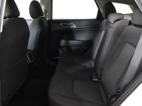 Used 2023 Kia Sportage LX AWD/4WD image 16