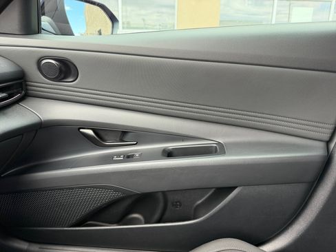 Used 2025 Hyundai Elantra SEL w/ Cargo Package FWD image 16