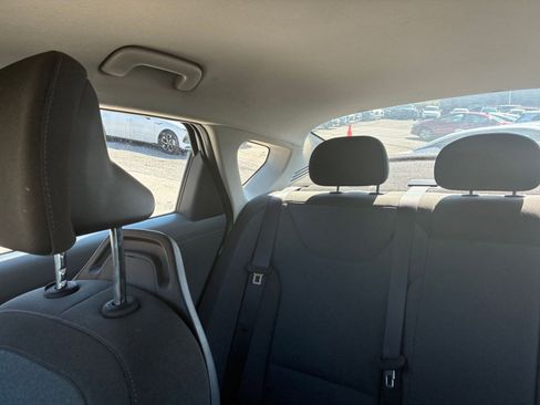 Used 2025 Kia K4 LXS image 34