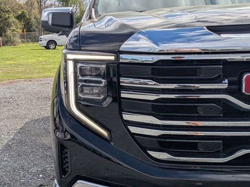 Used 2022 GMC Sierra 1500 SLT w/ SLT Premium Package AWD/4WD image 7