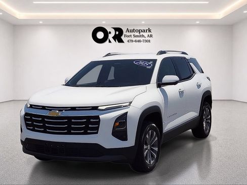 Used 2025 Chevrolet Equinox LT w/ Convenience Package II AWD/4WD image 2