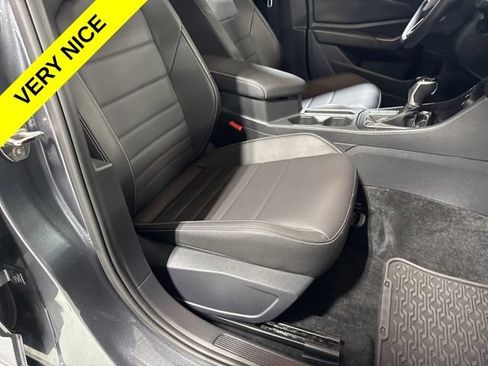 Used 2024 Volkswagen Jetta SE FWD image 37