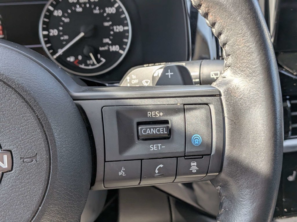 Used 2025 Nissan Pathfinder SV FWD image 23