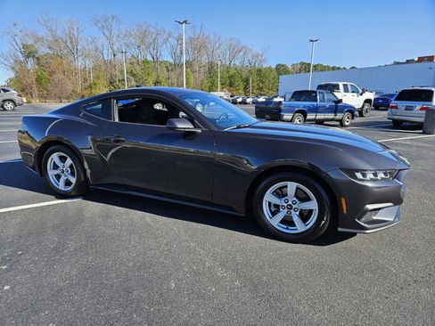 Used 2024 Ford Mustang Coupe image 1