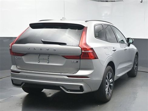 Used 2024 Volvo XC60 B5 Core w/ Protection Package Premier image 7