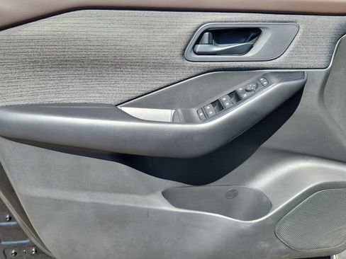 Used 2023 Nissan Rogue FWD image 8