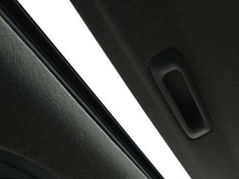 Used 2021 Hyundai Elantra SEL w/ Convenience + Premium Package image 21