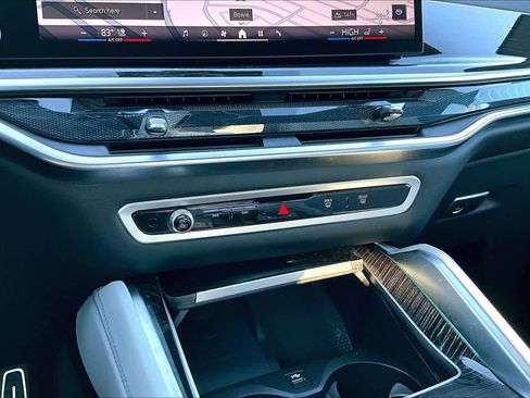 Used 2025 BMW X6 xDrive40i w/ Executive Package image 33