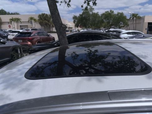 Used 2025 Lexus RX 350 Premium image 11