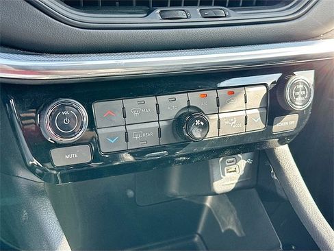 Certified 2023 Jeep Compass High Altitude image 16