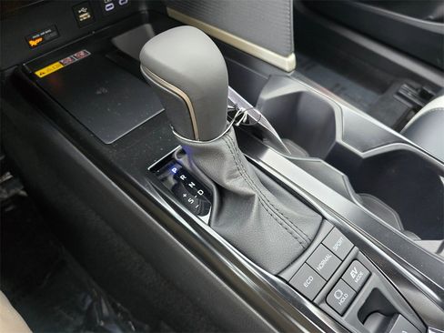 New 2026 Toyota Camry Hybrid image 34