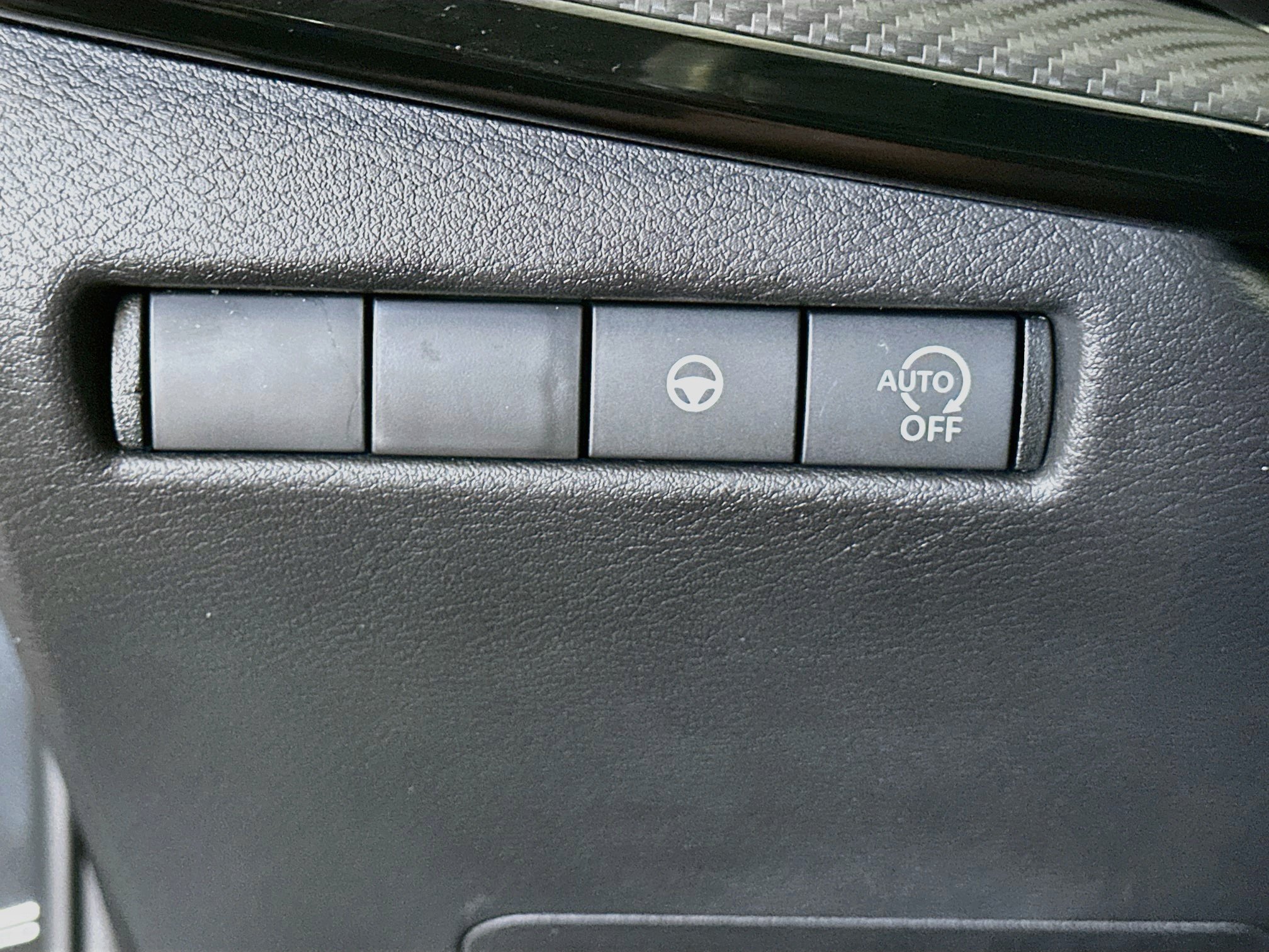 Used 2026 Nissan Kicks SR FWD image 17