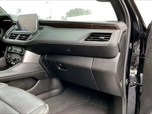 Used 2024 Chevrolet Suburban Premier AWD/4WD image 25