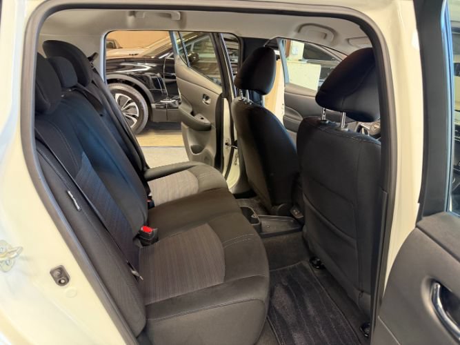Used 2025 Nissan Leaf S FWD image 28