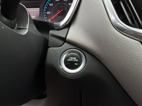 Used 2021 Chevrolet Equinox LS w/ LS Convenience Package image 28