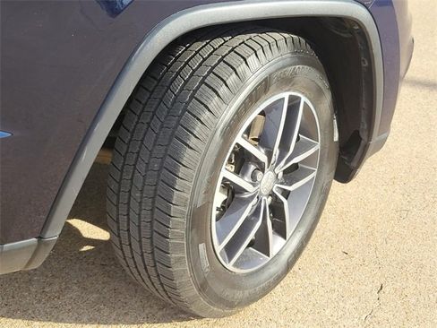 Used 2017 Jeep Grand Cherokee Limited image 6