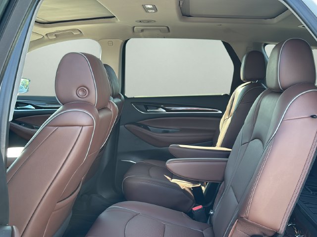 Used 2021 Buick Enclave Avenir w/ Avenir Technology Package FWD image 17