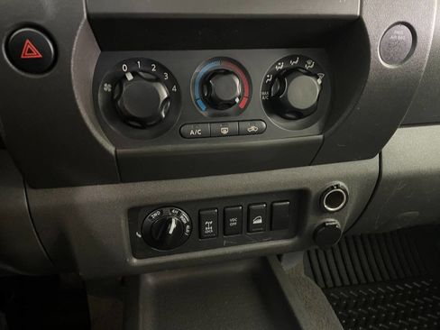 Used 2006 Nissan Xterra Off-Road image 34
