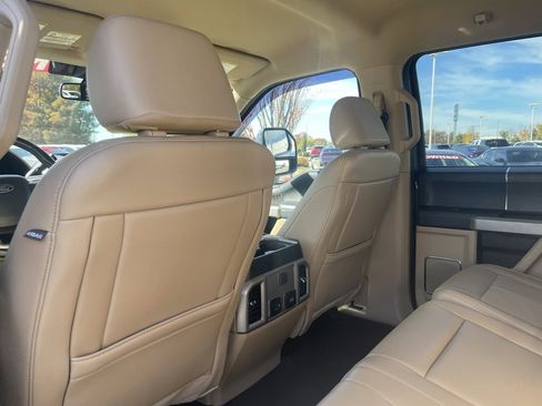 Used 2021 Ford F250 Lariat w/ Chrome Package image 26