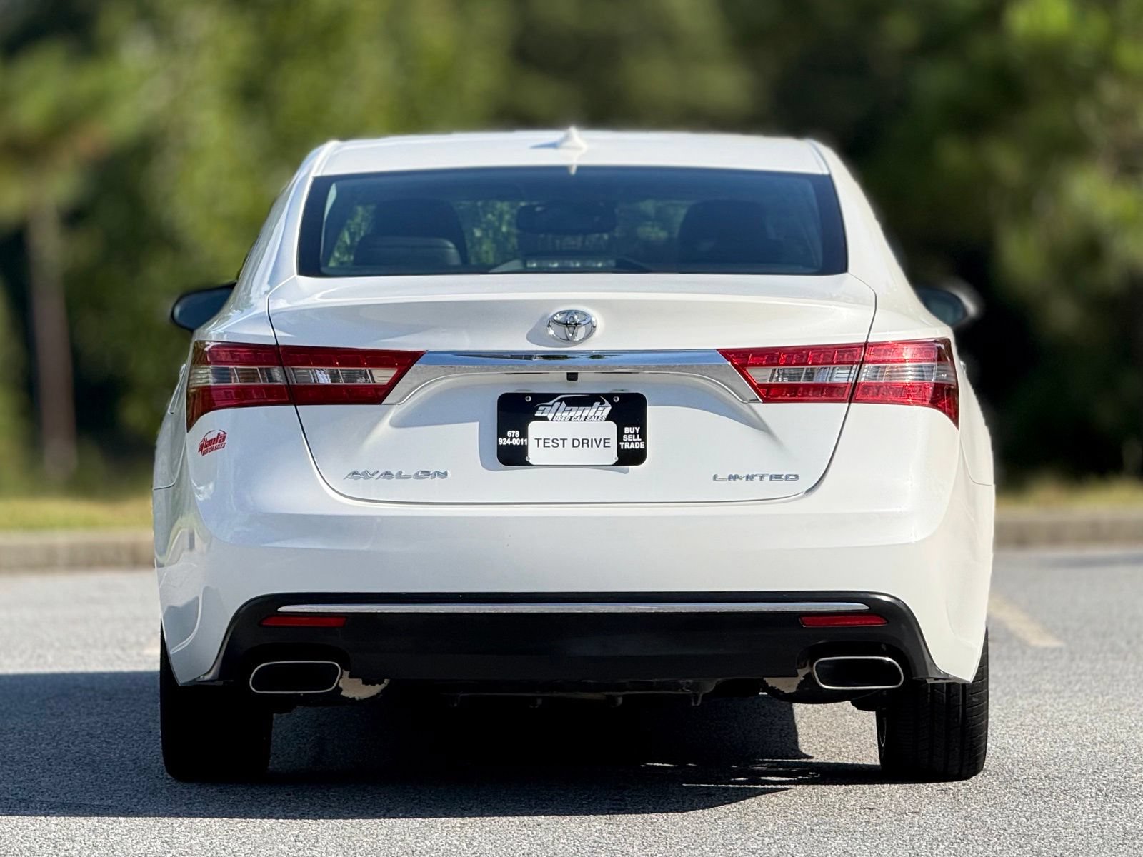 Used 2016 Toyota Avalon Limited w/ Toyota Safety Sense Package FWD image 6