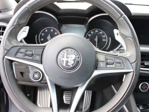 Used 2018 Alfa Romeo Stelvio Sport w/ Quick Order Package 22J Sport AWD/4WD image 15