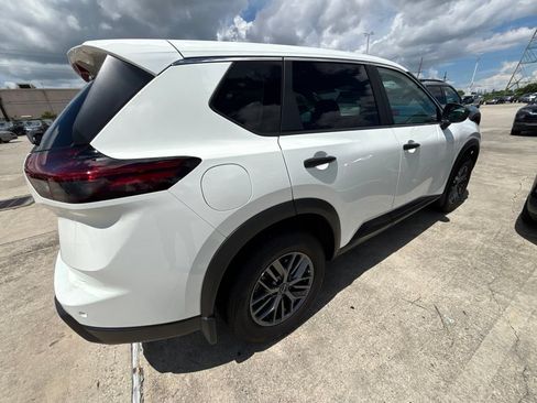 Used 2026 Nissan Rogue S FWD image 4