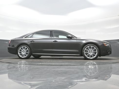 Used 2011 Audi A8 L 4.2 image 32