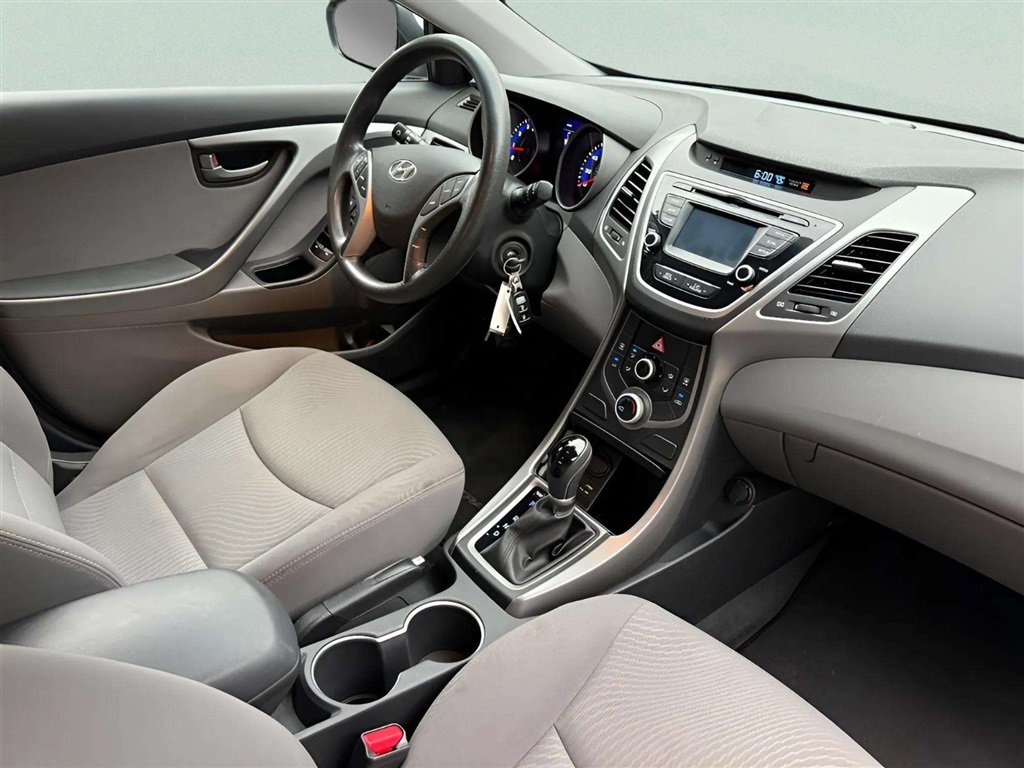 Used 2016 Hyundai Elantra SE w/ Option Group 02 FWD image 20