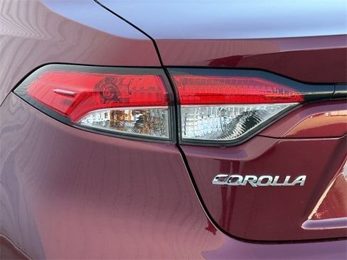Used 2023 Toyota Corolla LE image 6