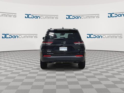 New 2026 Jeep Grand Cherokee 4WD image 8