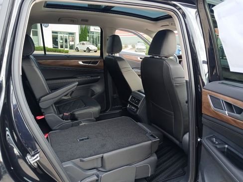 New 2026 Volkswagen Atlas SE FWD image 23