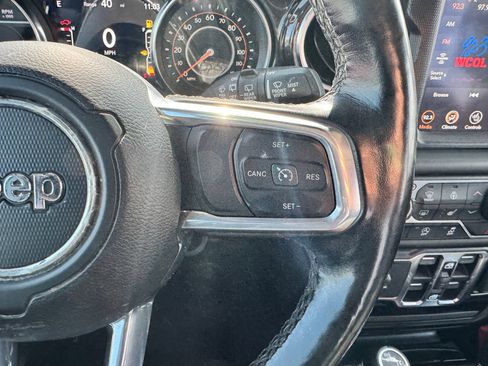 Used 2021 Jeep Wrangler Unlimited Sahara AWD/4WD image 17
