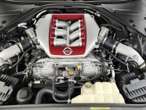 Used 2016 Nissan GT-R Black Edition image 45