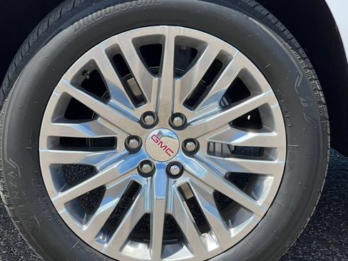 Used 2023 GMC Yukon Denali AWD/4WD image 7