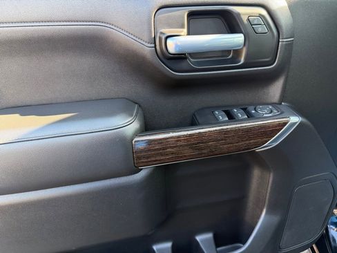 Used 2020 GMC Sierra 1500 Elevation w/ Elevation Value Package image 18