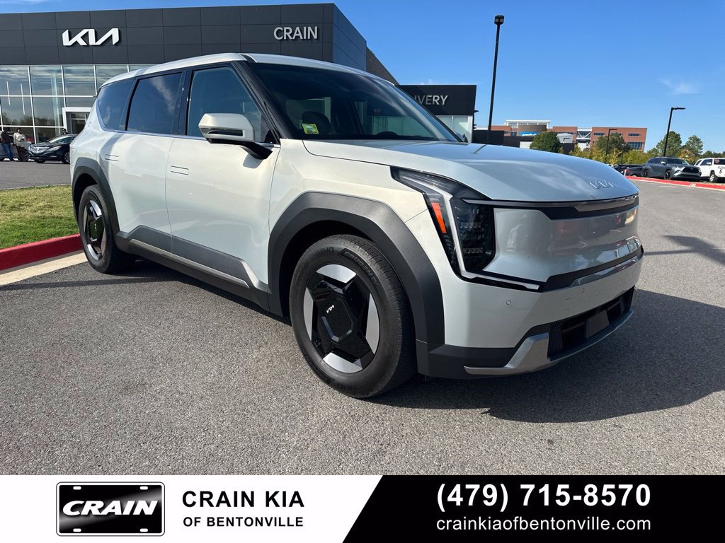 Certified 2024 Kia EV9 Light Long Range RWD image 1
