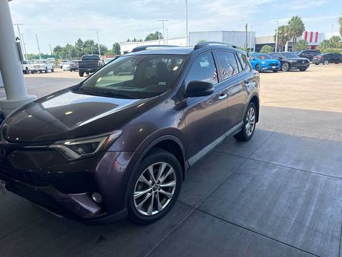 Used 2017 Toyota RAV4 Limited FWD image 1
