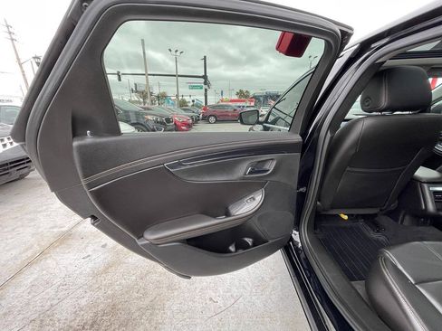 Used 2016 Chevrolet Impala LT w/ Leather Package FWD image 4