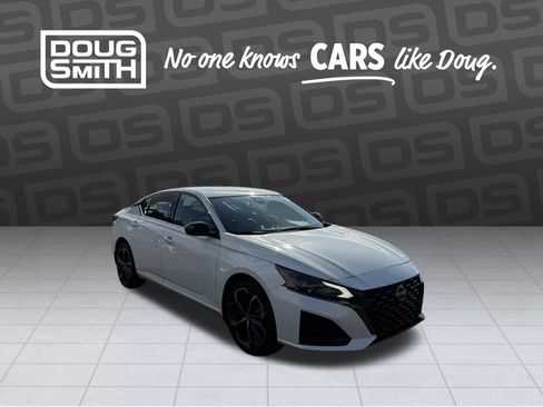 Used 2023 Nissan Altima 2.5 SR image 7