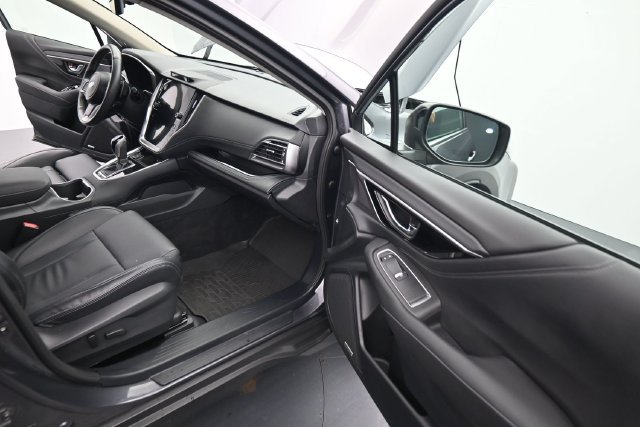 Used 2025 Subaru Outback Limited AWD/4WD image 14