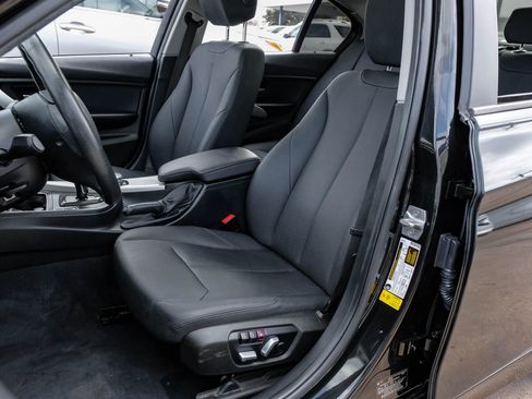 Used 2018 BMW 320i Sedan image 39