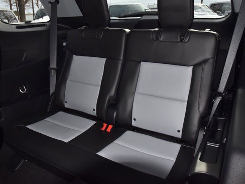 Certified 2023 Ford Explorer XLT w/ Equipment Group 202A image 15