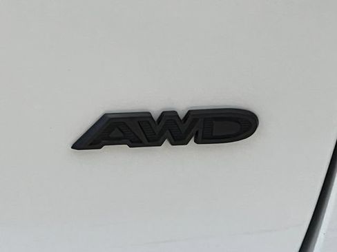 Used 2024 Chrysler Pacifica Touring-L w/ Road Tripper Package AWD/4WD image 2