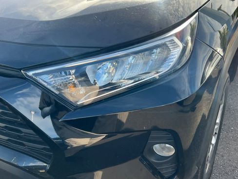 Used 2021 Toyota RAV4 XLE FWD image 11