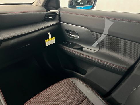 New 2026 Nissan Kicks SR FWD image 10