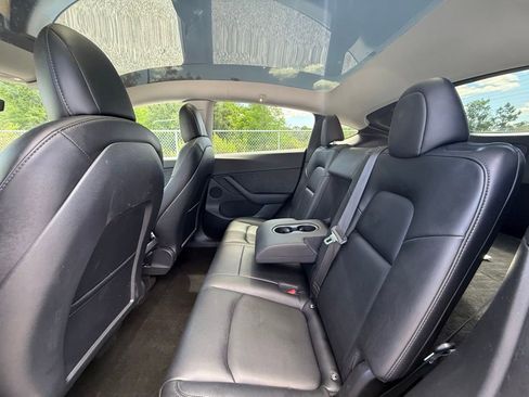 Used 2021 Tesla Model Y Long Range AWD/4WD image 16