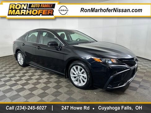 Used 2024 Toyota Camry SE image 1