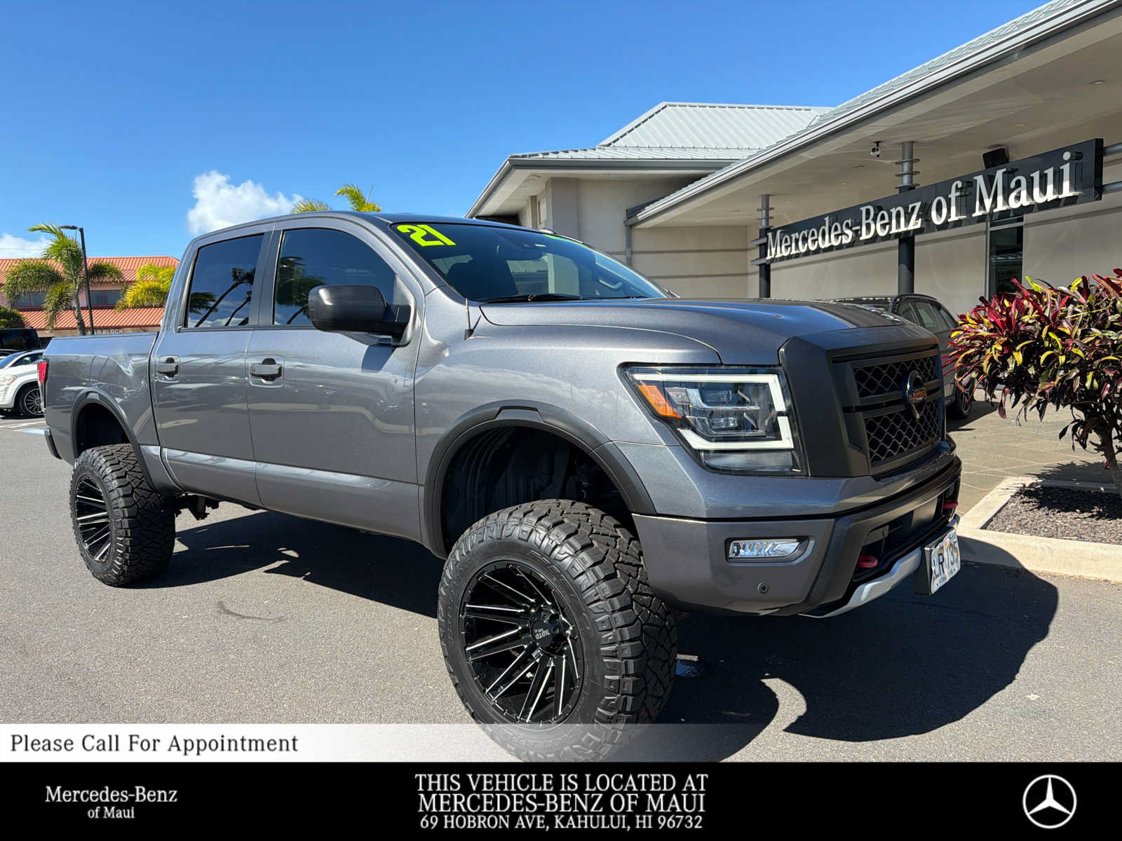 Used 2021 Nissan Titan PRO-4X w/ Pro-4x Utility Package AWD/4WD image 1