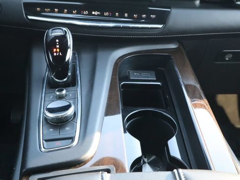 Used 2022 Cadillac Escalade ESV Sport Platinum AWD/4WD image 32