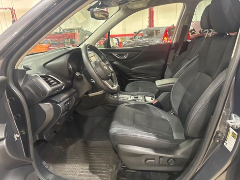 Used 2023 Subaru Forester Premium AWD/4WD image 40